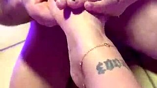 want to see my erotic foot fetish?