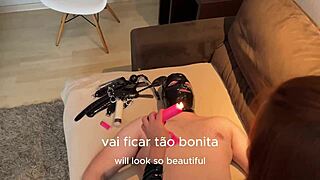 Brincando de wax play com o submisso enquando bbc espera pra me comer na frente dele