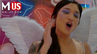 i love watching lauren phillips and gia derza eat each other and fuck