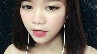 uplive em gái việt hàng ngon show trọn trên livestream, casual