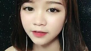 uplive em gái việt hàng ngon show trọn trên livestream, casual