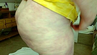 블루 필름 포르노 영상 - 오래된 모텔에서 날것의 박기 장면