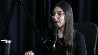 Naughty interview with Melina Khalifa in Porn Cast Brazil - part 3!