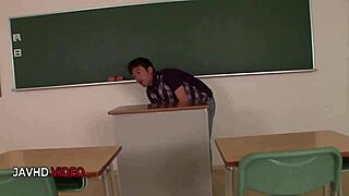 I received a passionate blowjob from seductive Japanese Kyoka Mizusawa at school