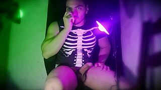 Uno dos y tres! Sexy numero uno masturbates hard in skeleton outfit!