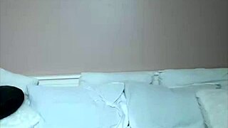 pussy earthquake maxine x drills with intense force and power