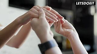 Stepmom & stepdaughter indulge in steamy threeway with babysitter 😍