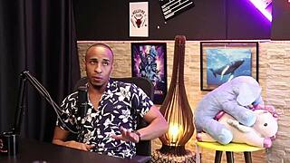 i love those sensual moments with the black top in the cast