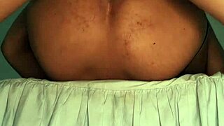 Me masturbando com o vibrador enquanto ele fode meu cu até gozar esguichando