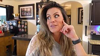 wanna play strip poker with stepmom coco vandi?