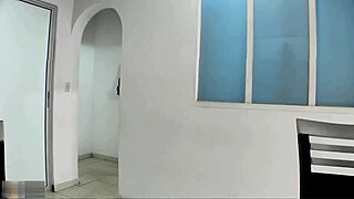 me follo a mi empleada cachonda y la mando a casa llena de leche creampie 😈💦