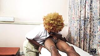 How did medical attention turn into rough fucking and squirting? 😏💦