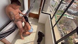 follada hardcore a puta latina de gran culo en el balc�n del apartamento-parte 2