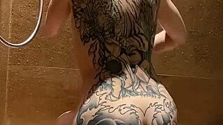 carolina iena soaps her shaved pussy and wrinkled feet in a teasing italian shower orgasm