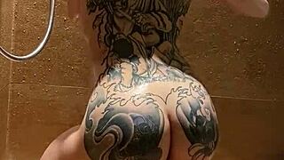 carolina iena soaps her shaved pussy and wrinkled feet in a teasing italian shower orgasm