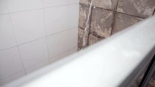 BIG ASS BBW MASTURBATES IN SHOWER