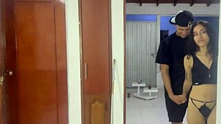 Ayudo A Mi Hermanastra Linda Con Su Video Y Terminamos Follando Duro