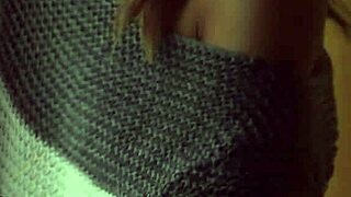 Want this fetish babe's hot head?