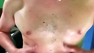 Arnold Sylver's curvy bodybuilder hips sway in super sensual erotic baile