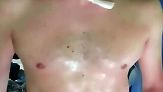 Arnold Sylver's curvy bodybuilder hips sway in super sensual erotic baile