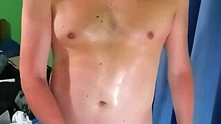 Arnold Sylver's curvy bodybuilder hips sway in super sensual erotic baile