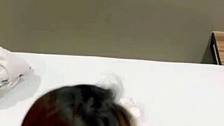 pantat mulus istri teman bikin crot dalam creampie saat doggystyle di kamar tidur