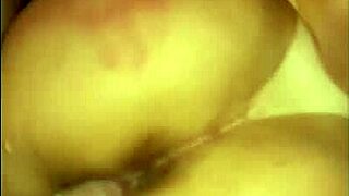 subi pro quarto puteiro e cara arregaça buceta pau grande grosso