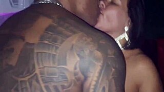 dei meu cu pro macho roludo na orgia de swing com gloryhole fun