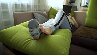 amateur feet tease in socks wrinkles toes homemade voyeur