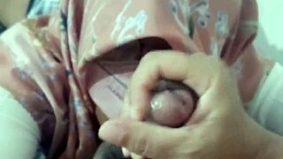 Tante Riani eagerly sucks cock and savors every moment of pleasure