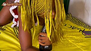 hey ladygold's wet ebony pussy drips 💦😍