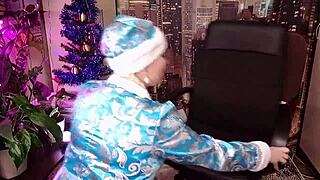Big Tits Housewife Mommy Rides Daddy Doggystyle In Christmas Cosplay