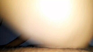 a mi vecina le flipa que la cojan duro y sensual mientras gime como loca con su culo grande y tetas naturales