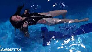 Jessica Bunny Latex Body Dives Underwater Fuck!