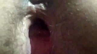 Tante bends over, hairy pussy gapes and farts like beaver kentut