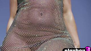 kaitlynn anderson big tits milf poses outdoors bold