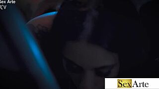 Eu chupo o pauzão do meu amante no motel enquanto o corno espera em casa fodendo minha buceta molhada