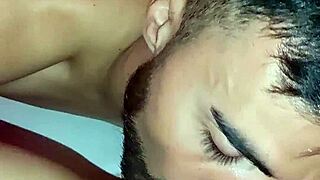 ele me chupou bem gostoso yeah he gave such a good sloppy blowjob