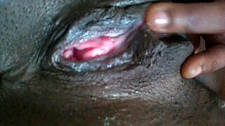 ever seen a creamier black pussy up close?