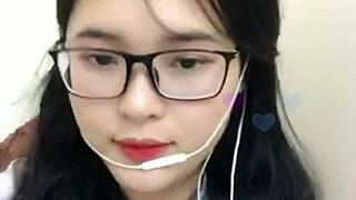 super cute vietnamese girl livestreams her sexy korean webcam vibes