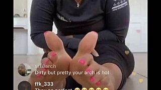 What If Instagram Model's Dirty Feet Got Worshipped?
