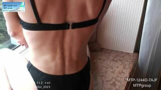 check out this cute japanese muscle girl's natural body flexing fetish show