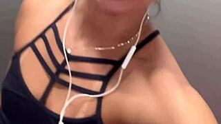 Athletic Brazilian housewife masturbates juicy big pussy with huge dildo post workout