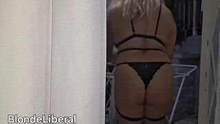 housewife, wanna flash your pussy on the street while hubby works?