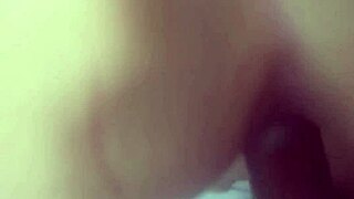 fodendo a loirinha casada no banheiro o corno tava jogando no quarto