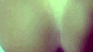 fodendo a loirinha casada no banheiro o corno tava jogando no quarto