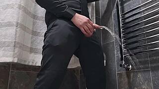 ansimo gemo uomo cazzo sega sborrata sensuale erotico maschio ragazzo si masturba forte