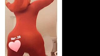 damn that milf's erotic ass shakes perfectly for the voyeur cam