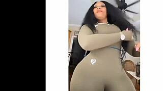 damn that milf's erotic ass shakes perfectly for the voyeur cam