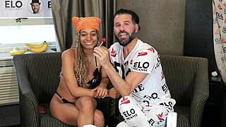 la hermosa modelo muestra sus nalgas perfectas para nalgadas calientes 🔥🍑